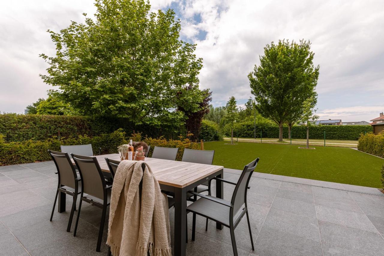 Fantastic Family Villa With Beautiful Garden Остенде Экстерьер фото